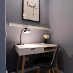 Chic Black & White 2br Retreat On Dambovitei