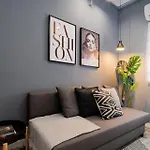 Chic Black & White 2br Retreat On Dambovitei شقة *