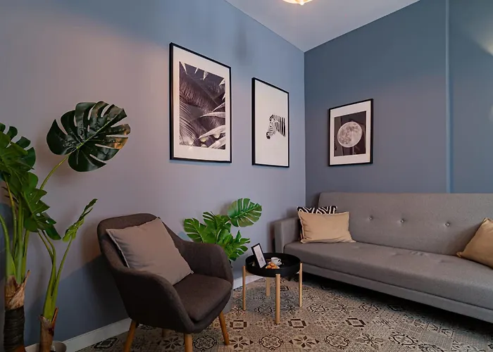 Chic Black & White 2br Retreat On Dambovitei *