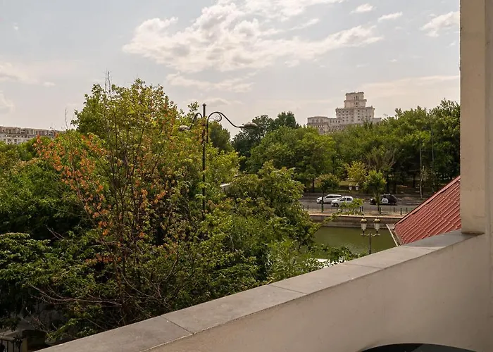 Apartman Chic Black & White 2br Retreat On Dambovitei